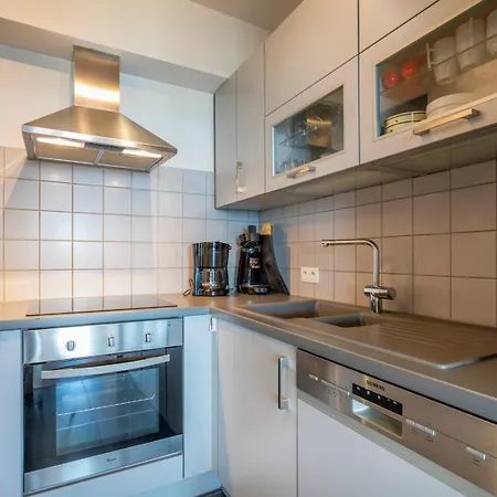 Valentino 0401 - 2 Bedrooms 6p - Stunning Sea View - Centrally Located