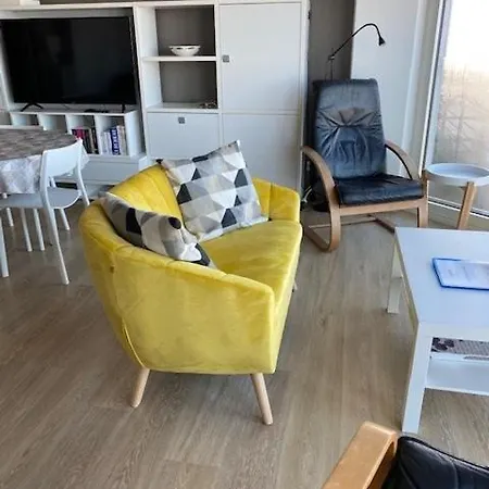 Valentino 0401 - 2 Bedrooms 6p - Stunning Sea View - Centrally Located Koksijde